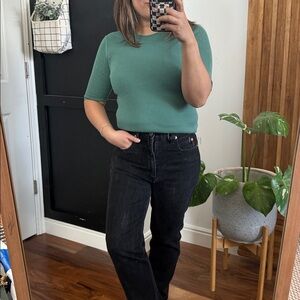 Zara Ribbed Cropped Pullover crew Neck Top. Size M